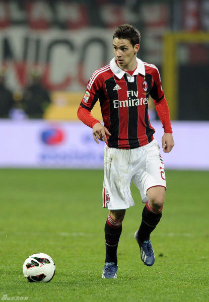 马卡：哈维-阿隆索在青年队时代曾两次拒绝毕包的邀约（据马卡报道，哈维·阿隆索在青训时期两度婉拒毕尔巴鄂竞技的邀约）