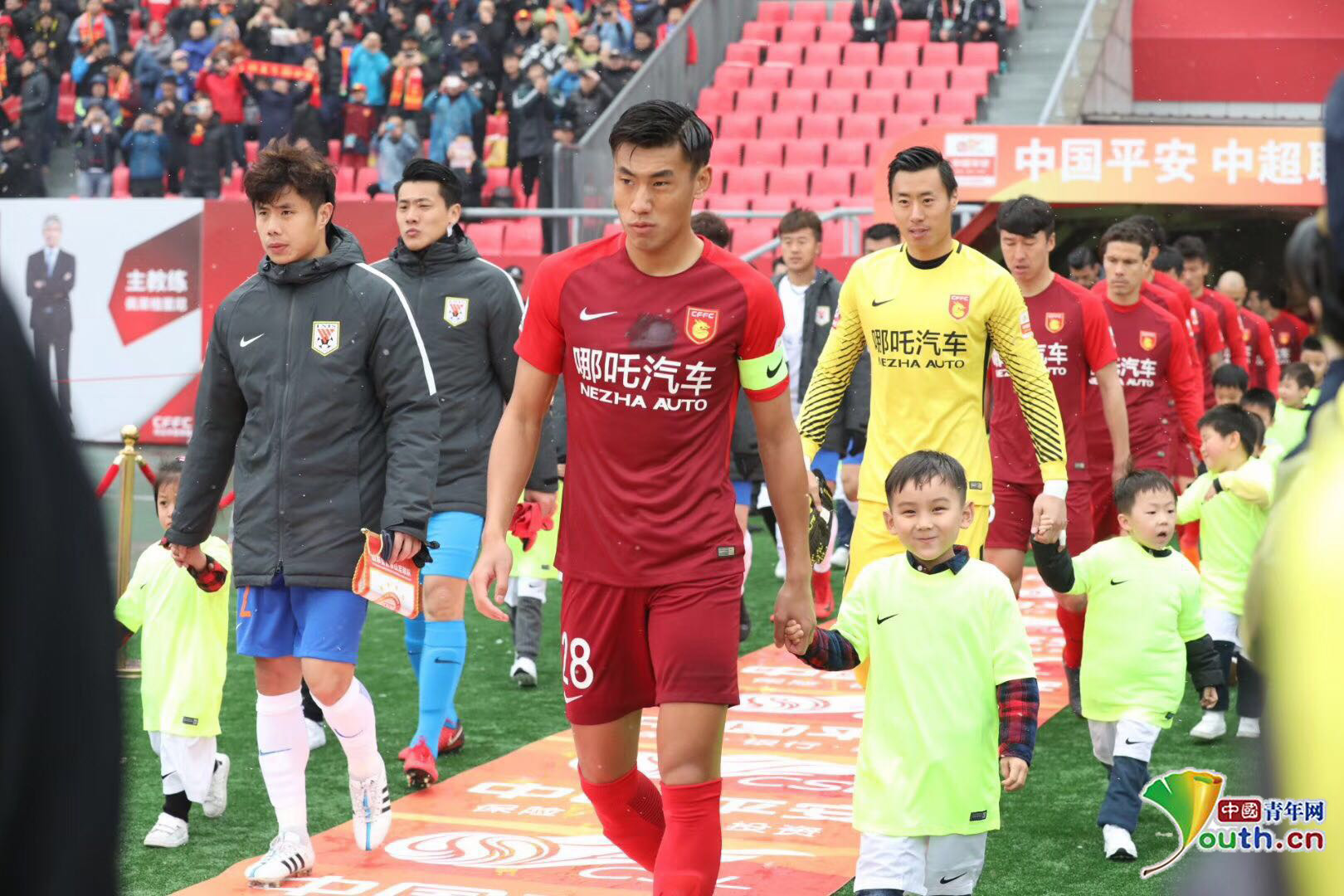 奥格斯堡2-0勒沃库森，吉安努利斯传射，药厂三中门框（奥格斯堡2比0击退勒沃库森：吉安努利斯传射建功，药厂三次中框）