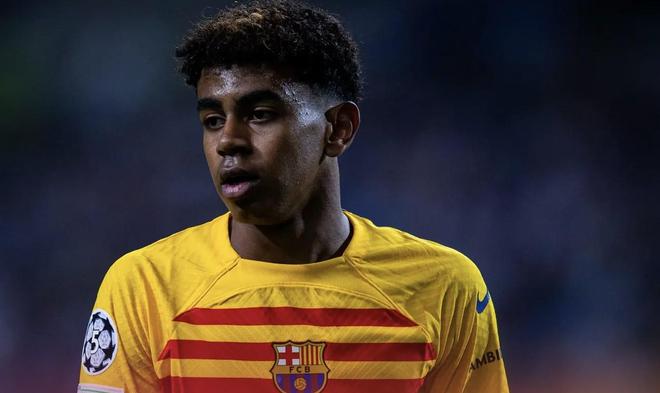 广东男篮防守稳固力克上海（广东男篮凭强悍防守击败上海队）