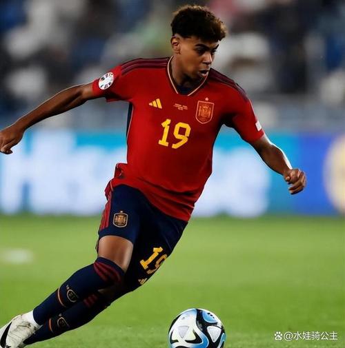 斯基拉：尤文将给伊尔迪兹500-550万年薪，加与欧冠挂钩奖金（斯基拉：尤文拟向伊尔迪兹提供500-550万年薪，并附欧冠激励条款）