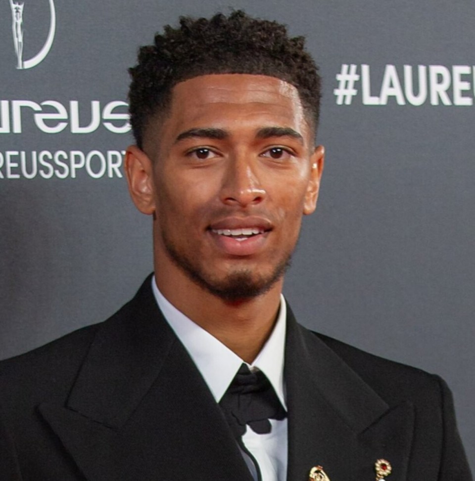 每体：巴萨防守问题严重，什琴斯尼连续九场丢球引发球迷担忧（每体：巴萨后防漏洞频现，什琴斯尼连9场遭破门引发球迷忧虑）